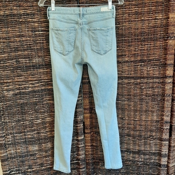 Abercrombie & Fitch 24 x 28 High Rise Distressed Light Wash Denim Skinny Jeans - Picture 2 of 16